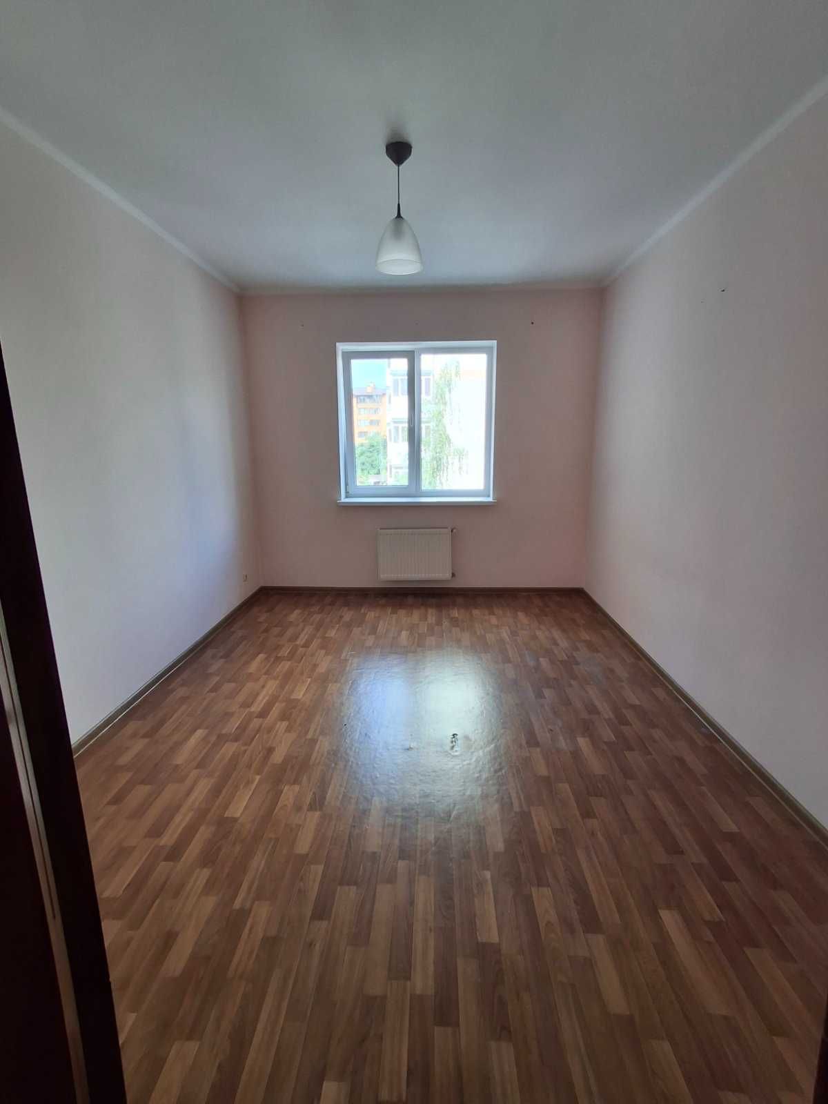 Продається повноцінна 2-кім квартира вул.Південна 15