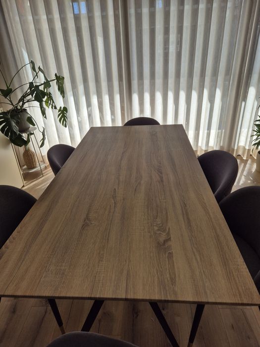 Mesa de jantar e 6 cadeiras