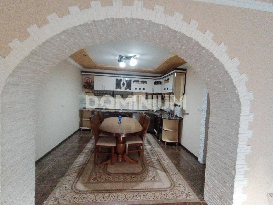 Доглянутий будинок з ремонтом, с. Неветленфолу