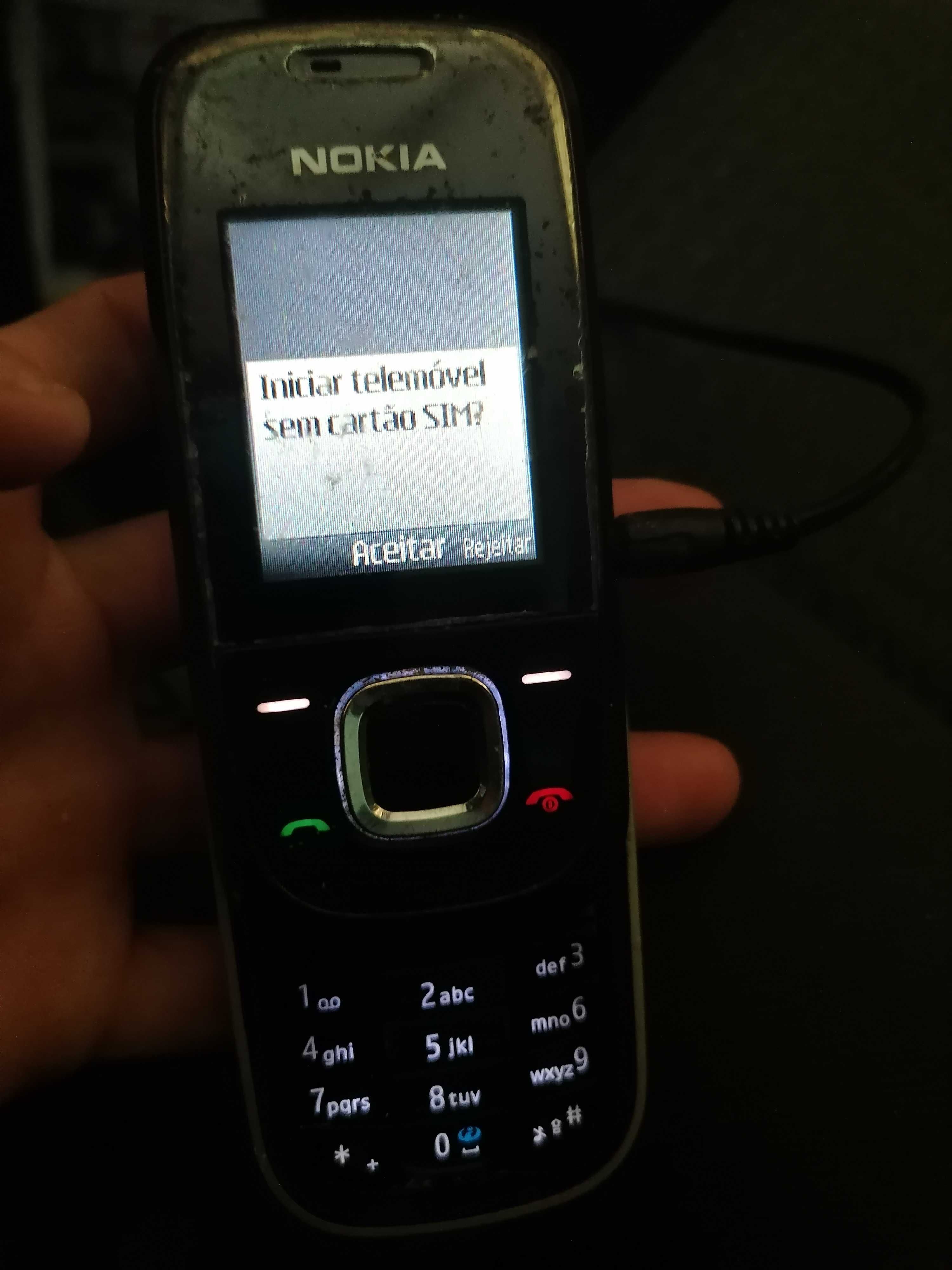 Nokia de deslizar antigo a funcionar