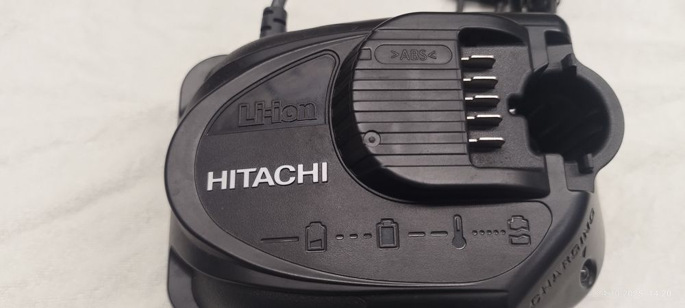 Ładowarka Hitachi