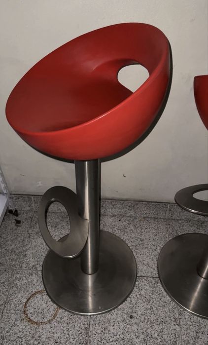 3 bancos altos modernos e de grande qualidade