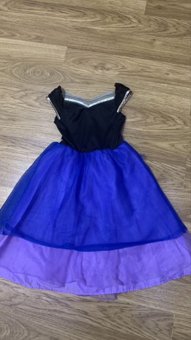 Плаття Анни ( Крижане серце) 5-6 р.