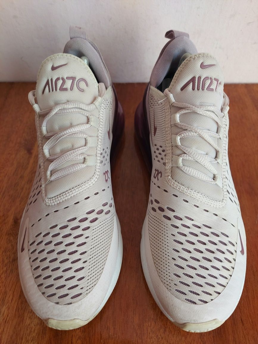 кроссовки мужские фірми Nike Air Max 270
 оригінал 

Розмір по бірці: