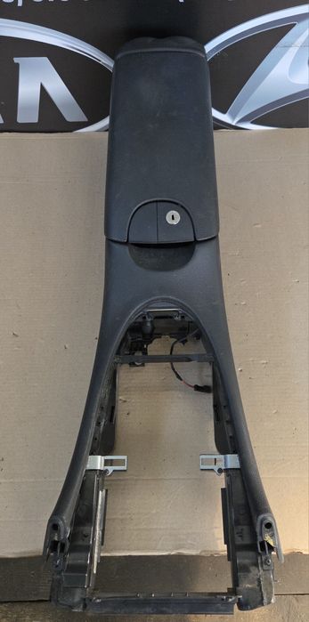 Підлокотник Мерседес ЦЛК CLK w209 розборка шрот запчастини