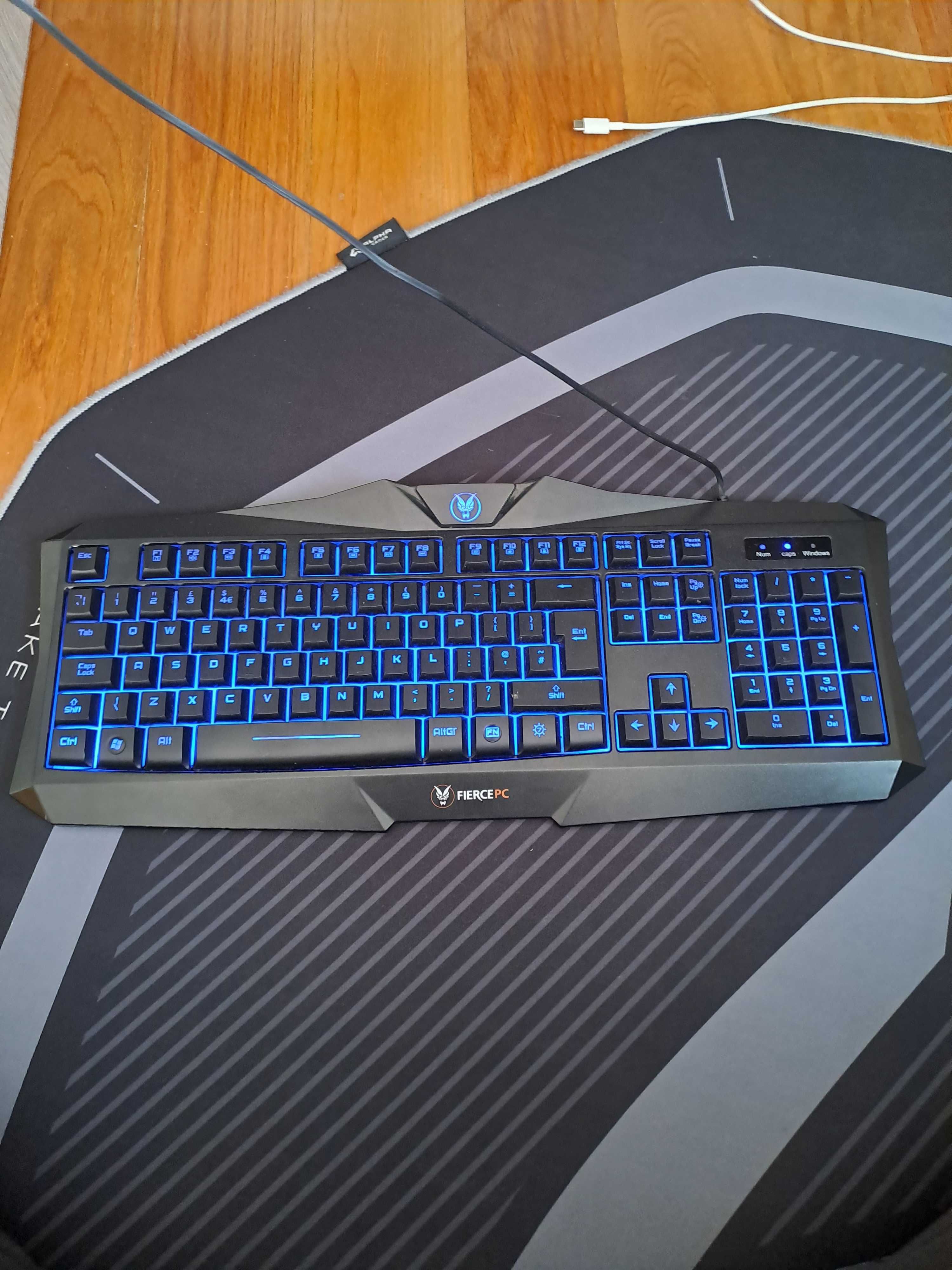 Teclado gamer de membrana RGB (com 7 cores)