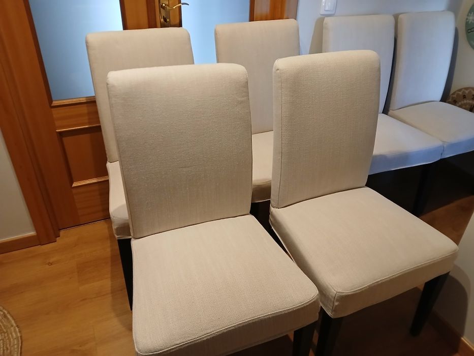 Conjunto de seis cadeiras de sala de jantar