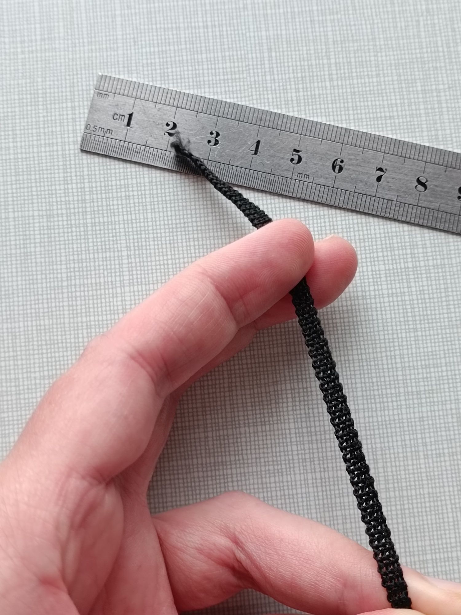 Черная резинка 5 мм для пошива одежды