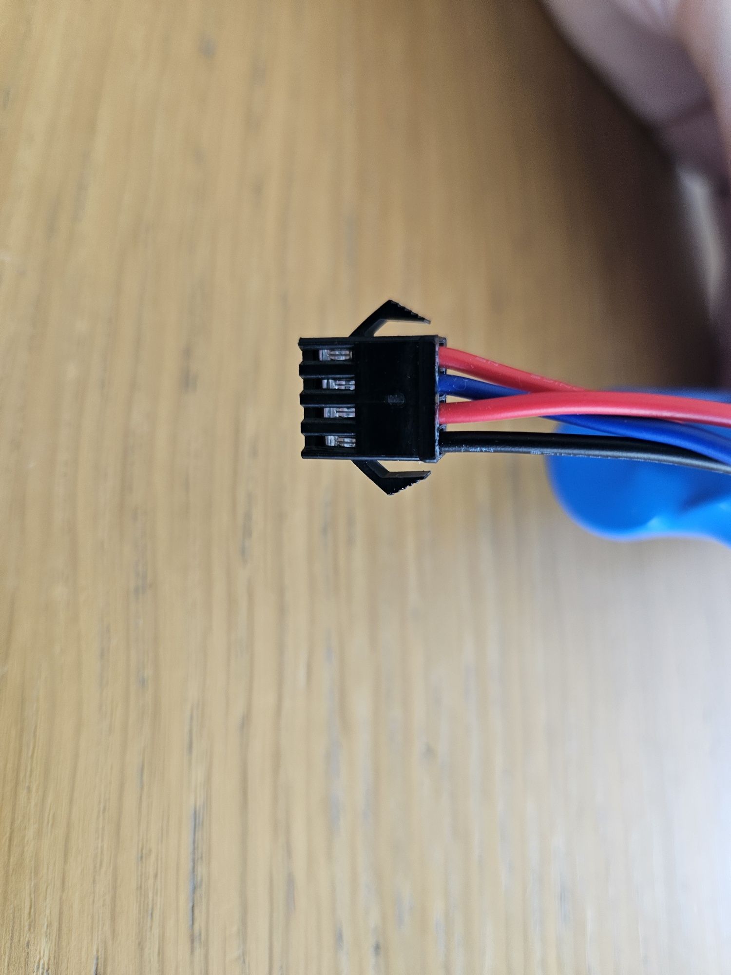 Akumulator modelarski Li-ion 7,4V 1200 mAh pakiet 2x18650 nowy nieużyw
