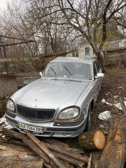 Автомобіль волга 31105