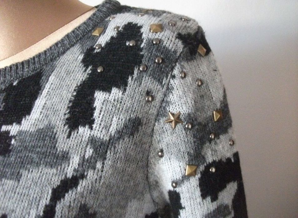 Sweterek Zara rozmiar S moro, ozdobne zamki na dole,ozdobne dżety