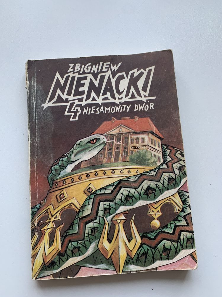 Z. Nienacki - Niesamowity Dwór.