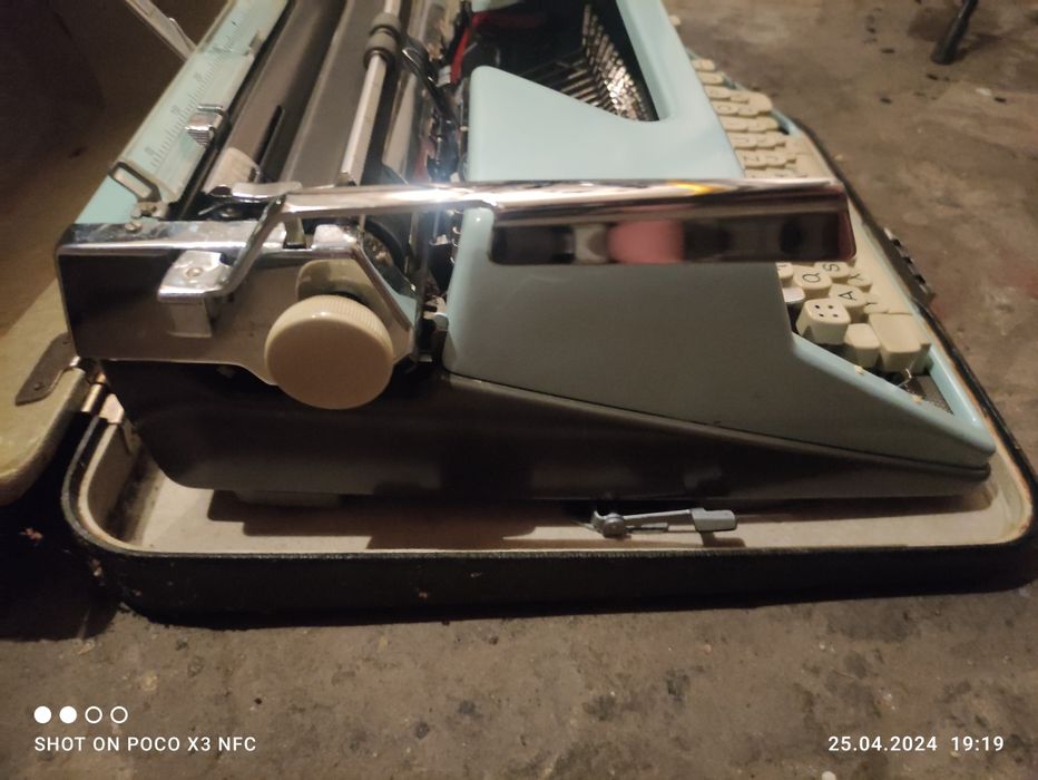 Walizkowa maszyna do pisania Olympia + walizka oryginalna