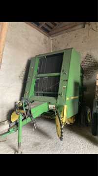 Prasa John Deere 550