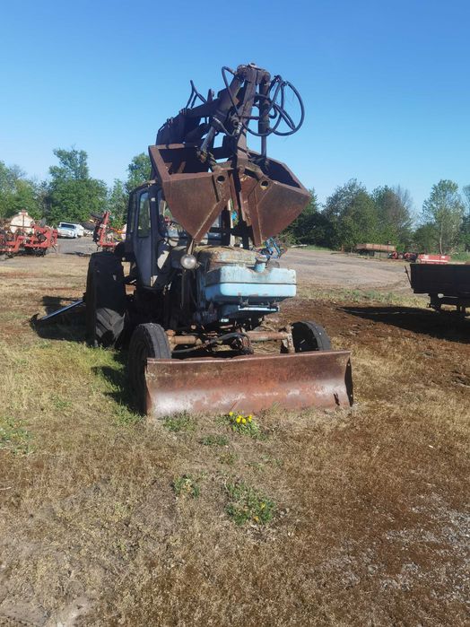 Трактор ЮМЗ-6Л погрузчик грейферний