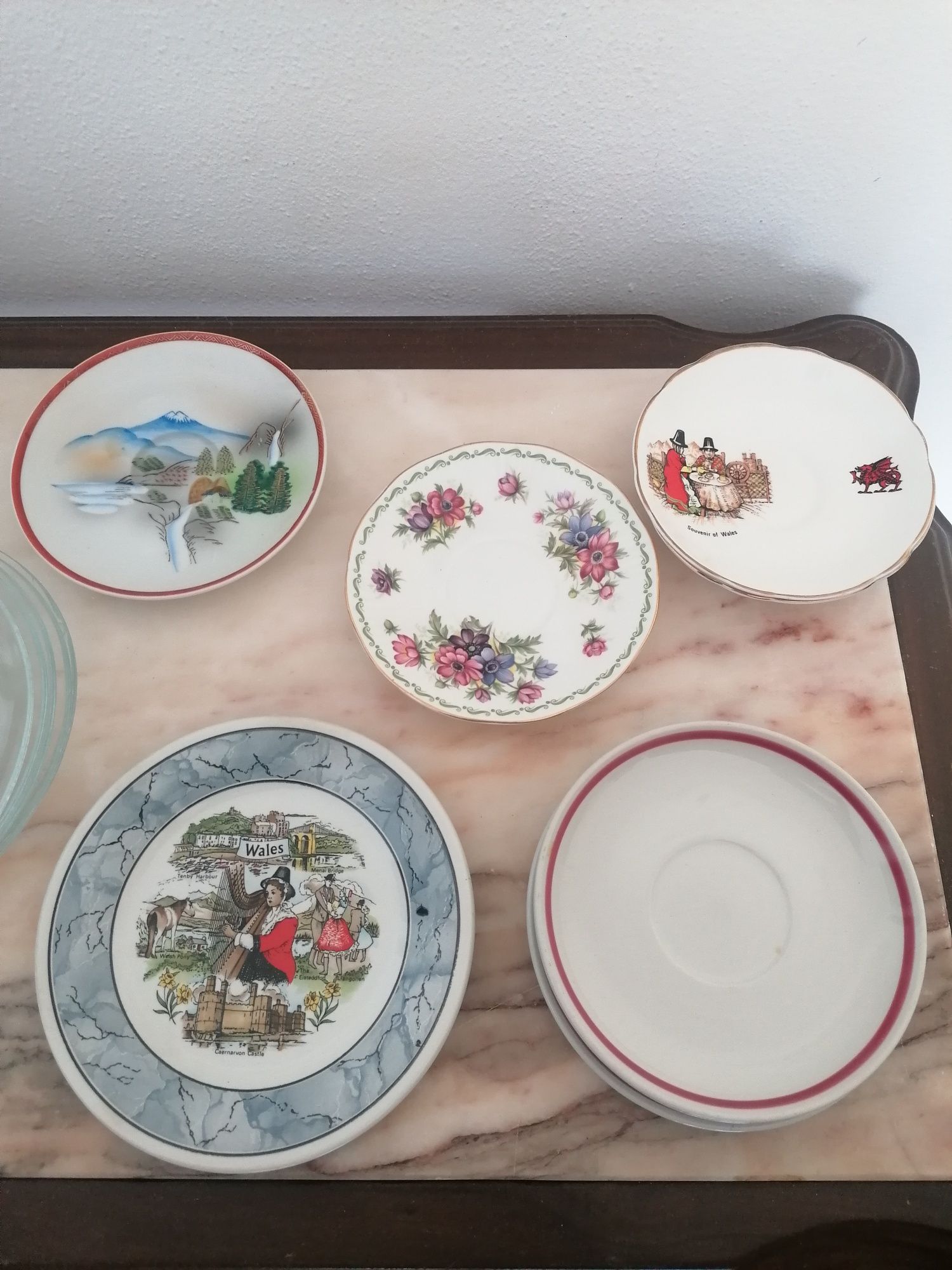 Conjunto Louças Porcelanas Vidros Antigos - Pratos, Copos, Canecas