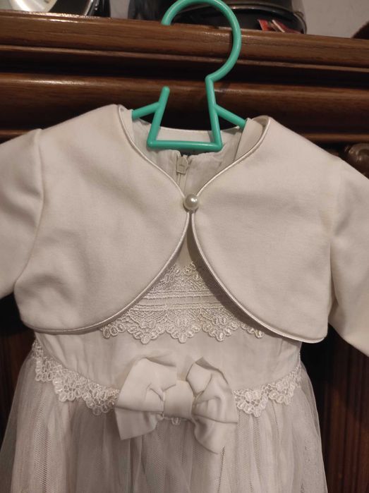 Biała sukieneczka do chrztu