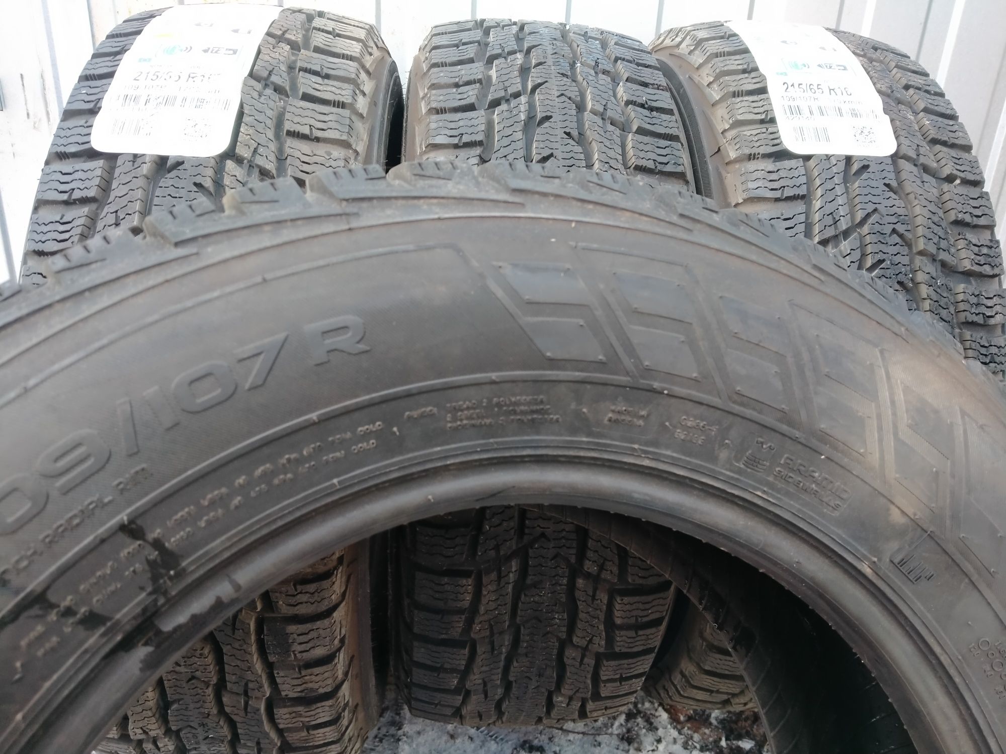 215/65r16C 109/107R BUS M+S NOKIAN WRC3 zima wzmacniane 205/65/16C