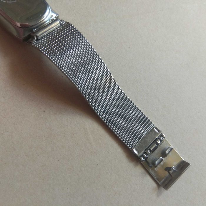 Часы Skagen работает один циферблат
