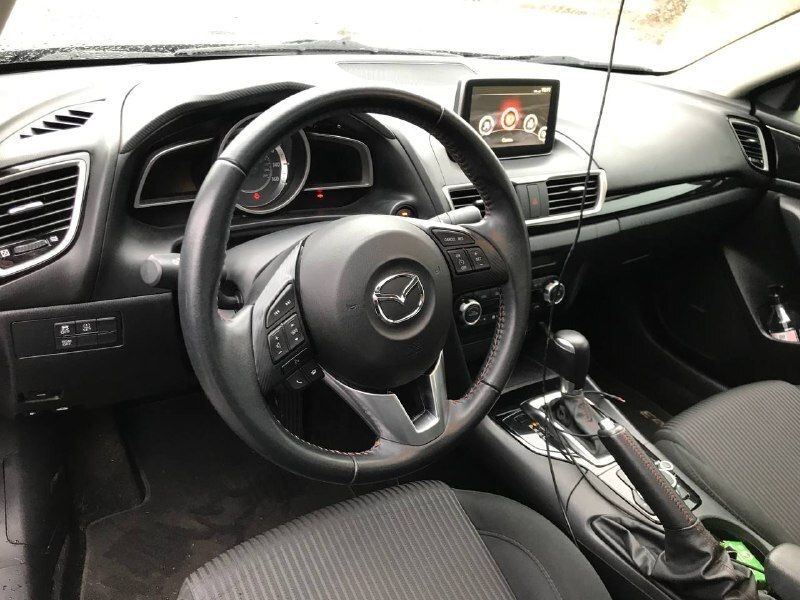 Продам свою Mazda 3 BM touring седан з Америки, 80тис км.