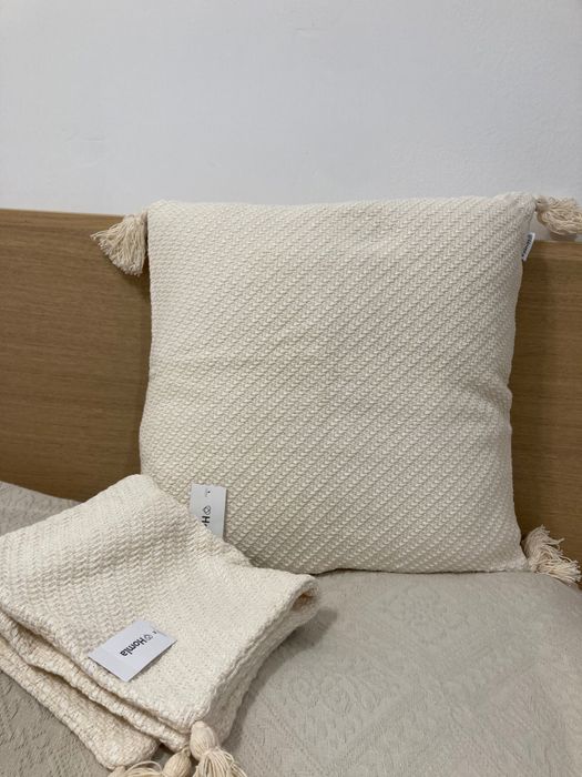 2 szt beżowa poszewka z frędzlami 45x45cm