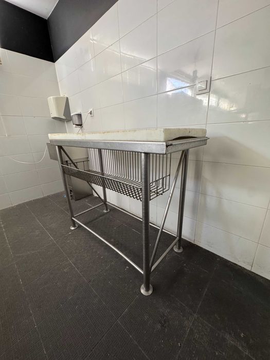Mesa de Trabalho Inox para Talho/Cozinha com Cesto - 50x125x95 cm