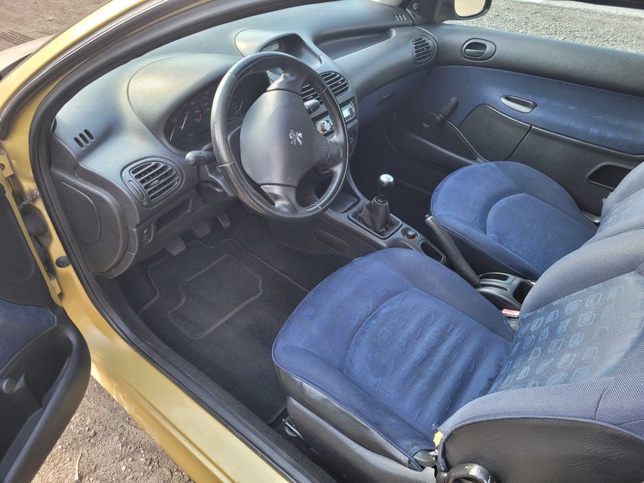 Peugeot 206 1.1 benzyna.