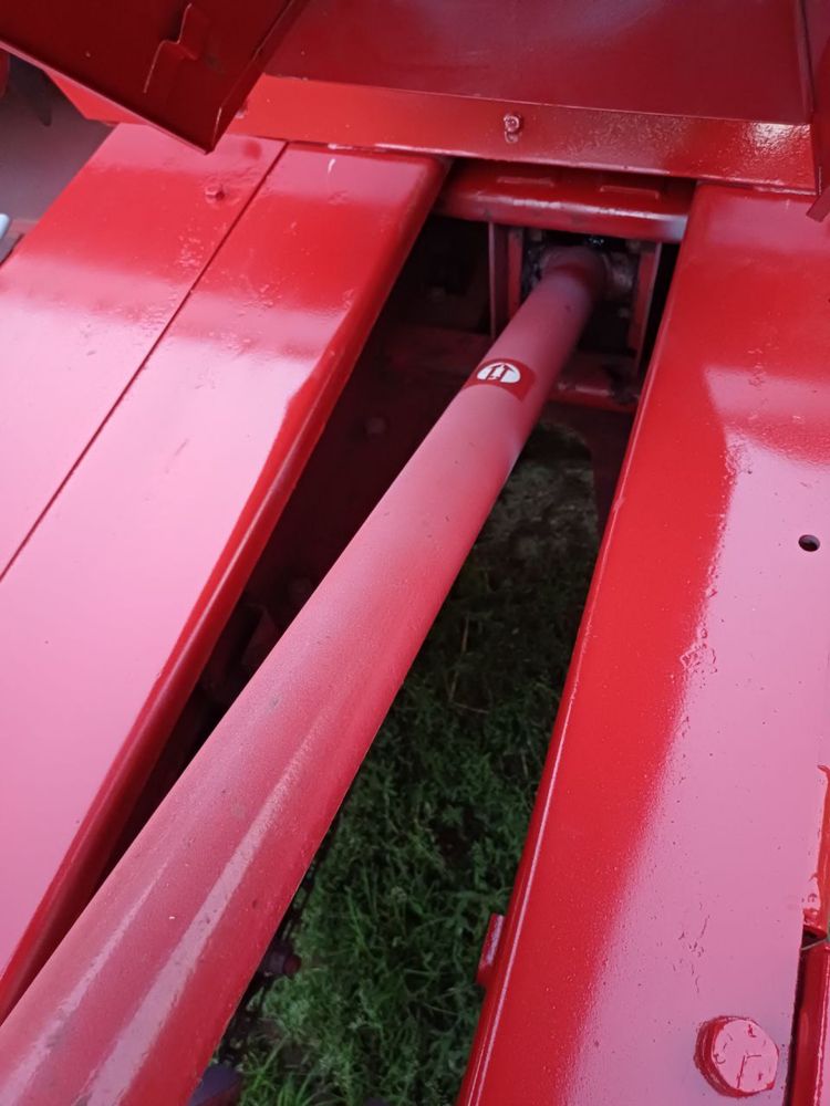Продам тюкопрес INTERNATIONAL 430