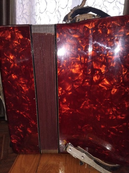 Продам німецький акордеон Weltmeister