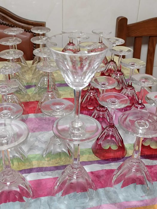 Conjunto de 28 Copos de Mesa vintage antigos