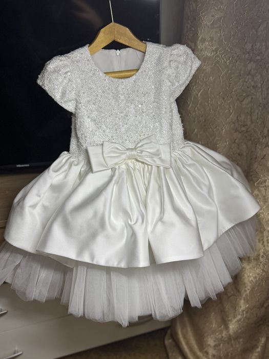 Біла святкова сукня Сніжинка