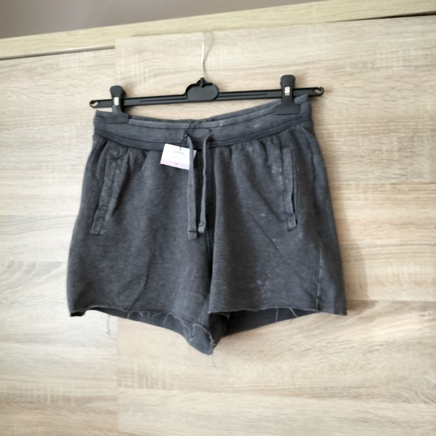 Nowe damskie szorty roz M Sinsay