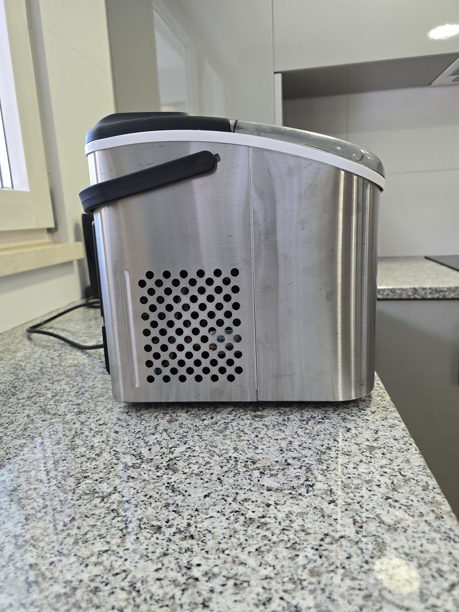 Máquina de fazer gelo