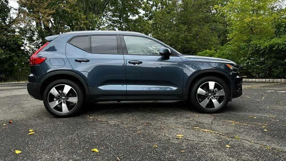 Volvo XC40      2021