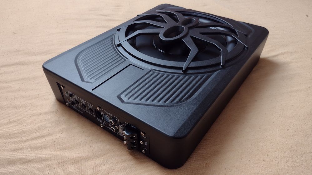 Subwoofer aktywny pod fotel głośnik 25cm car audio RGB