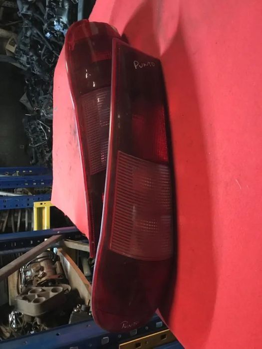 FAROLIM TRASEIRO ESQUERDO FIAT PUNTO