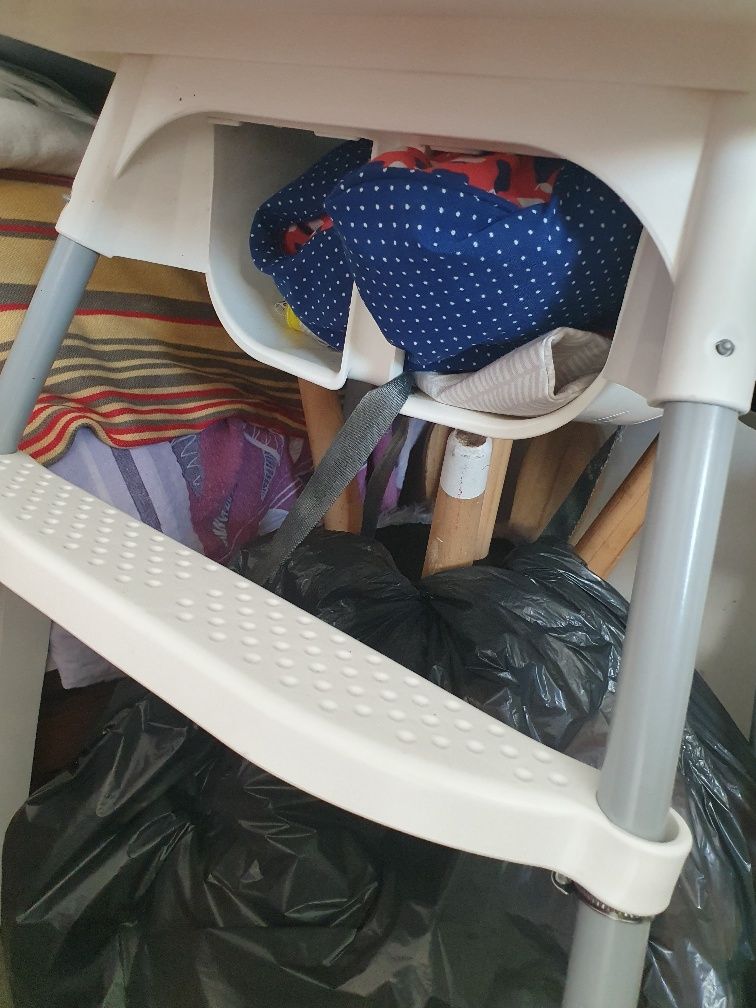 Sprzedam fotelik krzesełko do karmienia dla dziecka ikea z podnużkiem