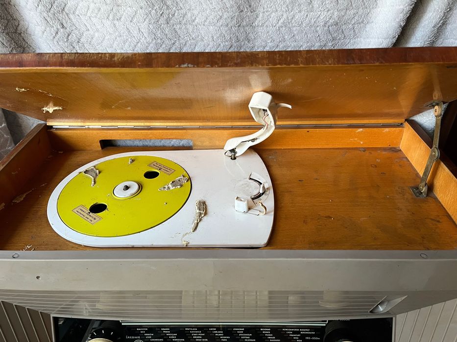 Radio z gramofonem -AIDA 3201