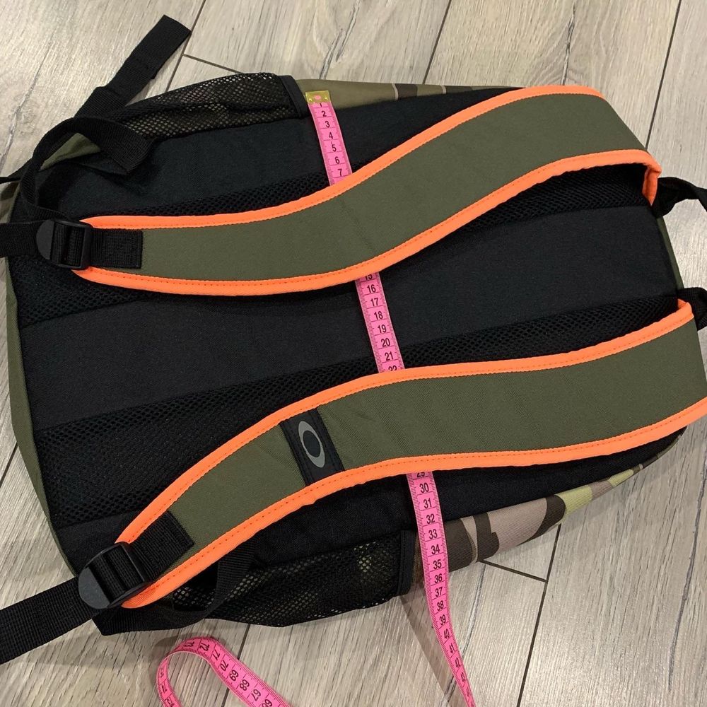 Новий рюкзак Oakley 22 L