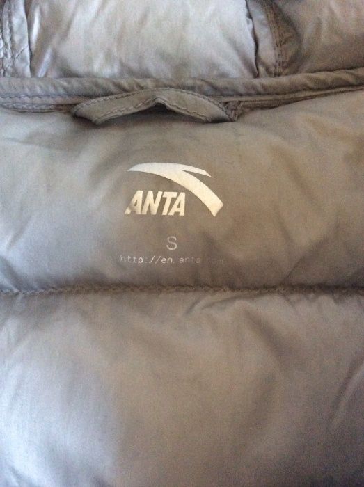 Продам легкую, пуховую курточку,фирма ANTA