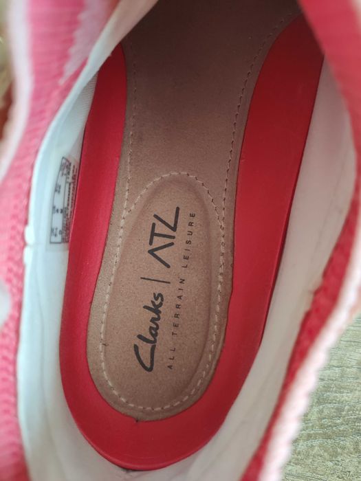Кросівки жіночі Clarks р.39
