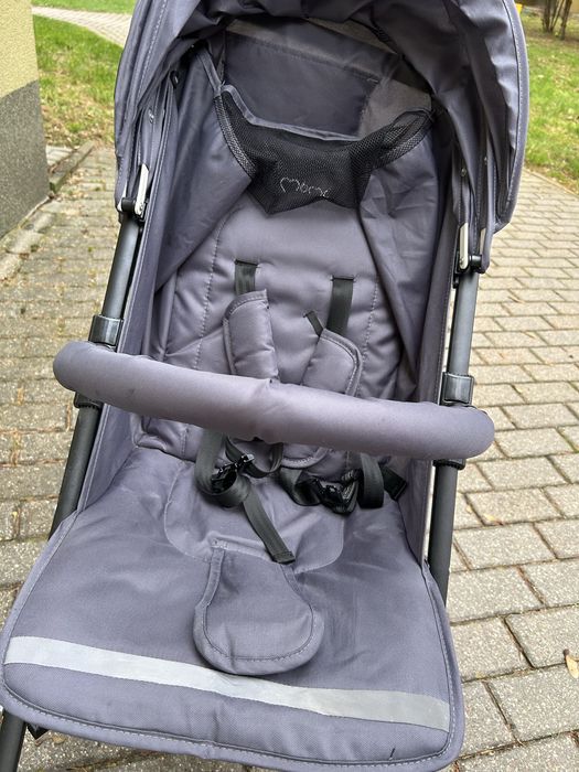 Wózek dzieciecy typu parasolka