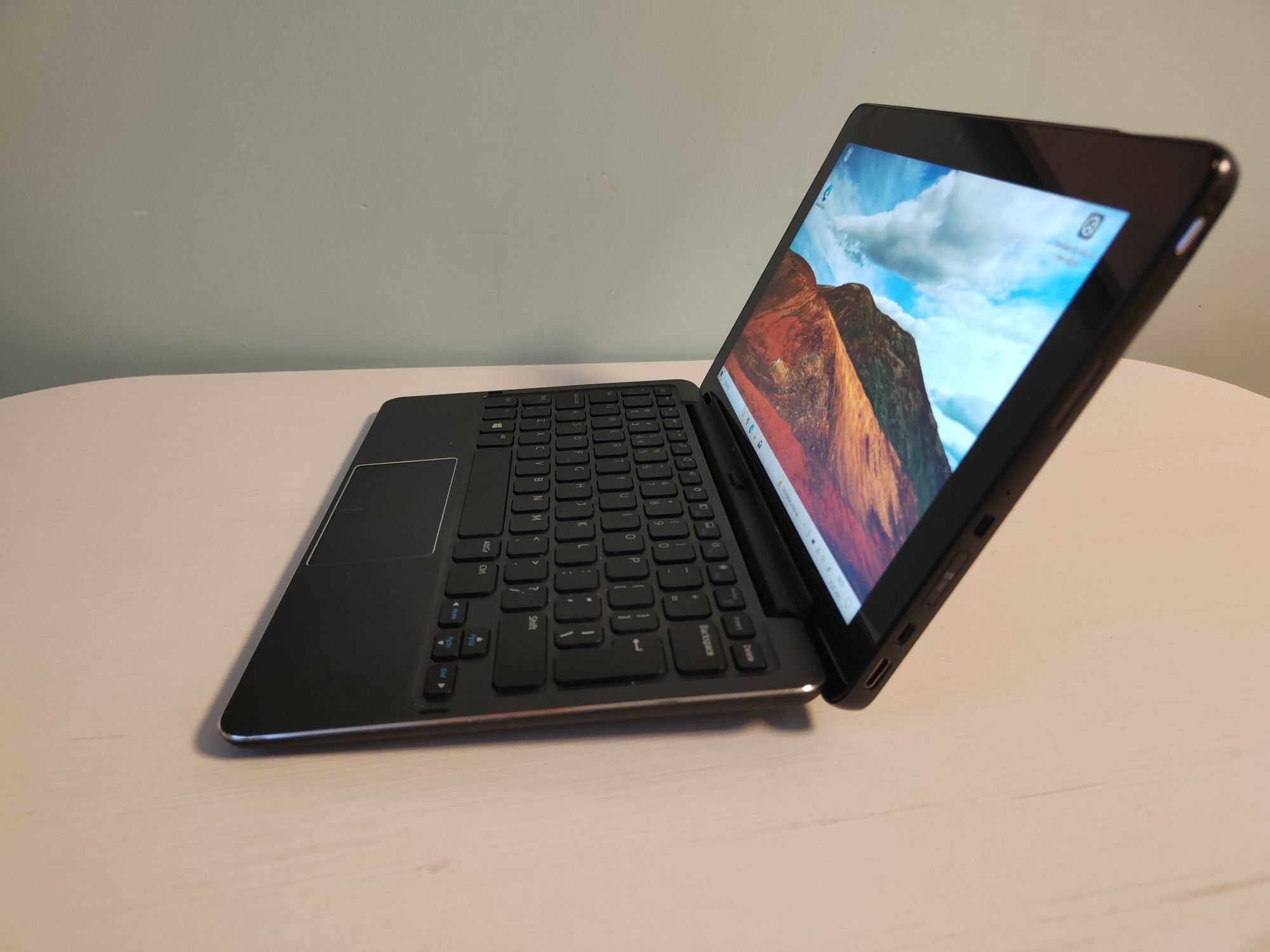 Laptop Tablet Dell Venue 11 Pro 4GB Ram 128GB SSD  Intel I5 Sim 4G W10