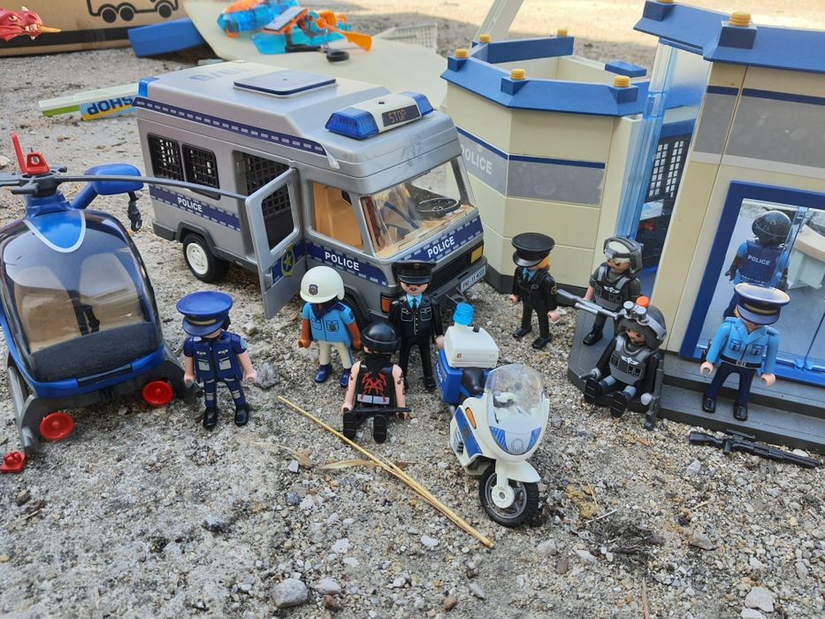 Figuras Playmobil policia - esquadra, barco, etc