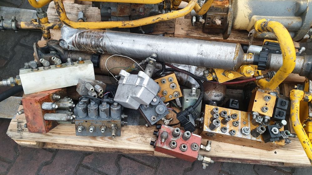 koparka jcb js 160 js130 z 2002r kruciec przewód regulator obrotnica