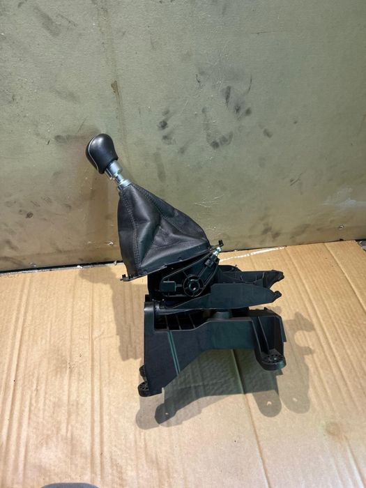 Mieszek lewarek gałka zmiany biegów manual Ford ecosport 1.0 II lift