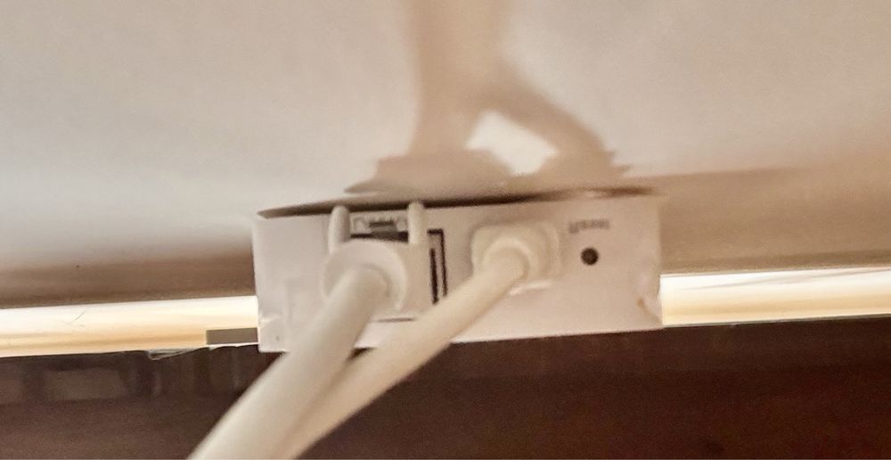 Powerline TPLINK AV 600 na caixa e cabo
