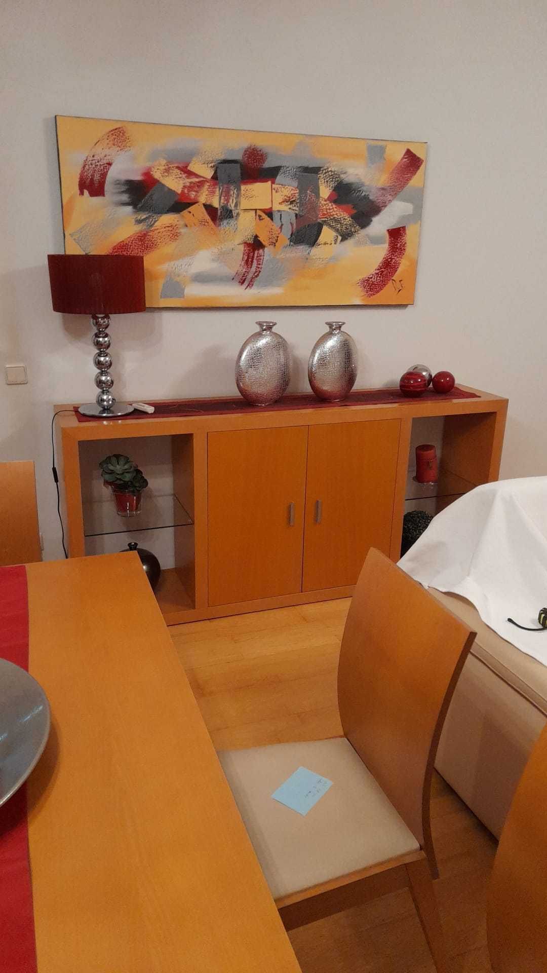 Aparador com tela