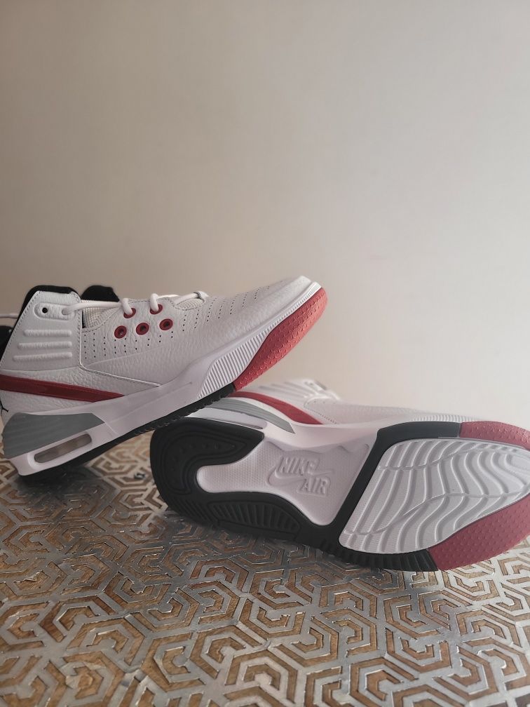 Sapatilhas Jordan Max Aura 5