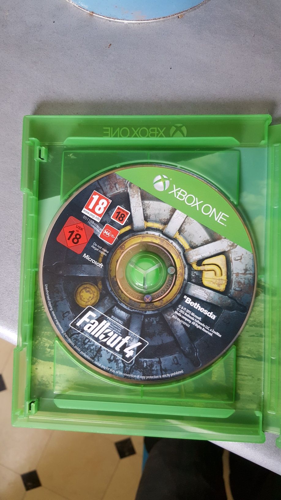 Fallout 4  albo fallout 76 2 za 50 zl xbox one